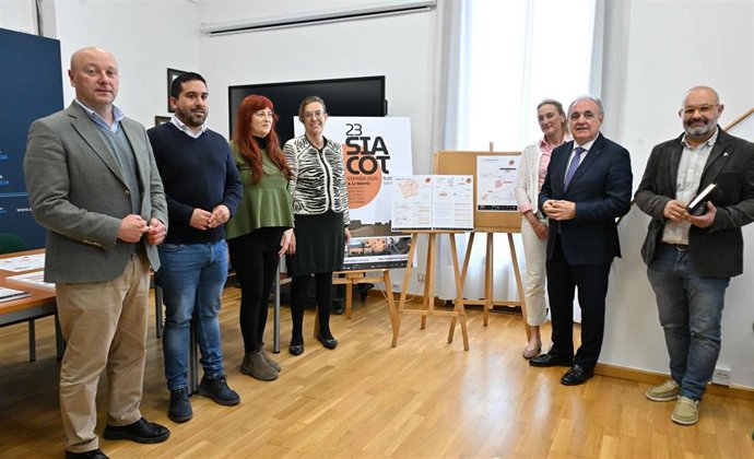 La presidenta de la Diputación de Palencia, Ángeles Armisén, participa en la presentación del XXIII Seminario Internacional de Arquitectura y Construcción con Tierra
