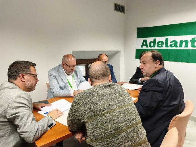 Reunión del candidato a la Presidencia de la Junta por Adelante Andalucía, José Ignacio García, con cuatro rectores de universidades públicas andaluzas.