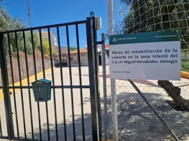Comienzo obras en el CEIP Miguel Hernández de Almogía