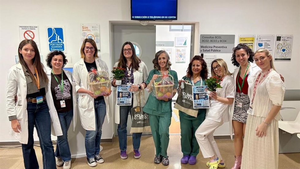 El Clínico San Cecilio de Granada organiza un escape room para reforzar la higiene de manos entre sus profesionales