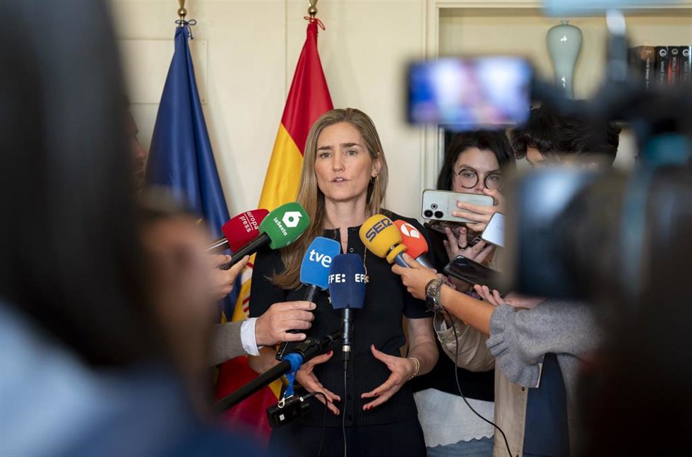 La vicepresidenta tercera y ministra para la Transición Ecológica y el Reto Demográfico, Sara Aagesen, ofrece declaraciones tras una reunión con agentes del sector gasista y del sector petrolero, a 5 de mayo de 2026, en Madrid (España). Aagesen se ha reun