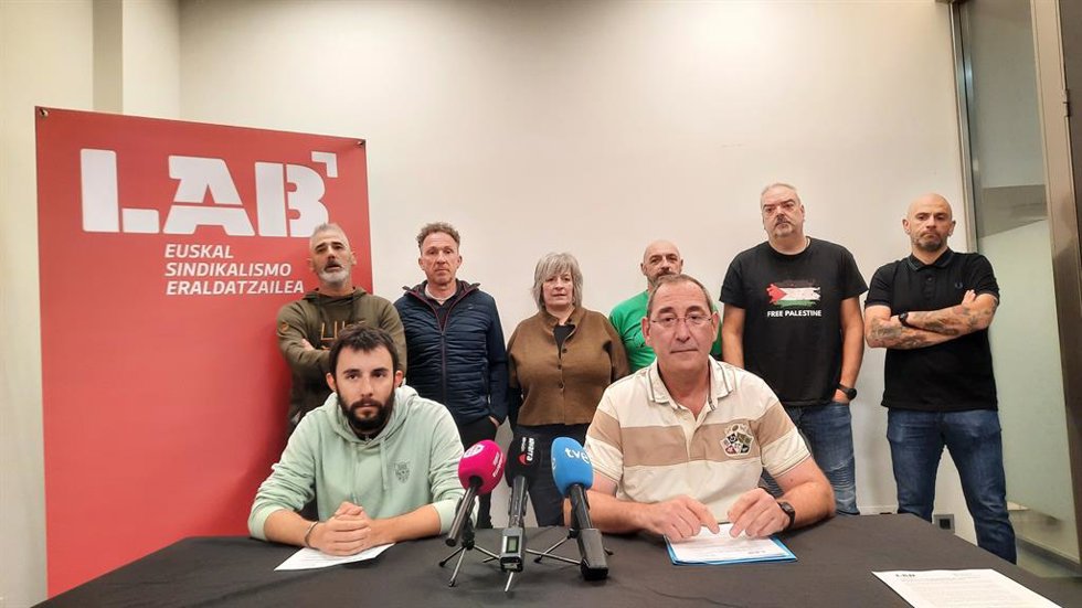 Rueda de prensa del sindicato LAB sobre VW Navarra