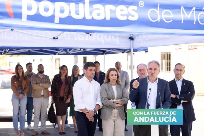 El vicesecretario de Coordinación Autonómica, Local y Análisis Electoral del PP, Elías Bendodo, en declaraciones a los periodistas en Benalmádena.