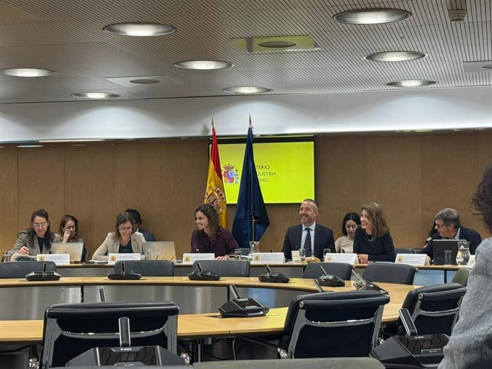El Ministerio de Industria y Turismo avanza en la Estrategia España 2030 con la elaboración del Plan Bienal 2026-2027.