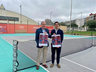 El concejal de Deportes del Ayuntamiento de Monzón, Eliseo Martín, y el presidente de la Federación Aragonesa de Tenis, Miguel Ángel Palazón.