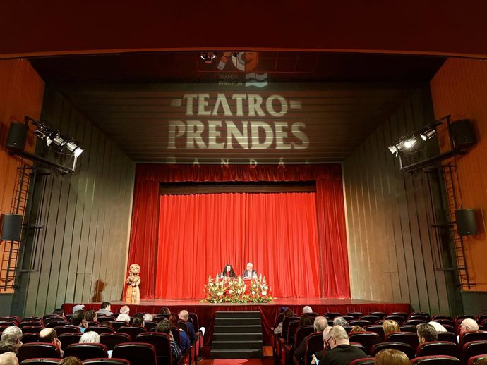 Presentación de la 47ª Selmana de les Lletres Asturianes en el Teatro Prendes de Candás.