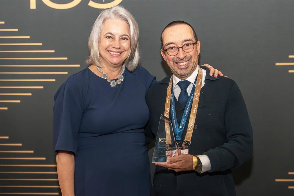 Daniel Burgos, presidente de MIU City University Miami, con Leah Matthews, directora ejecutiva de DEAC.