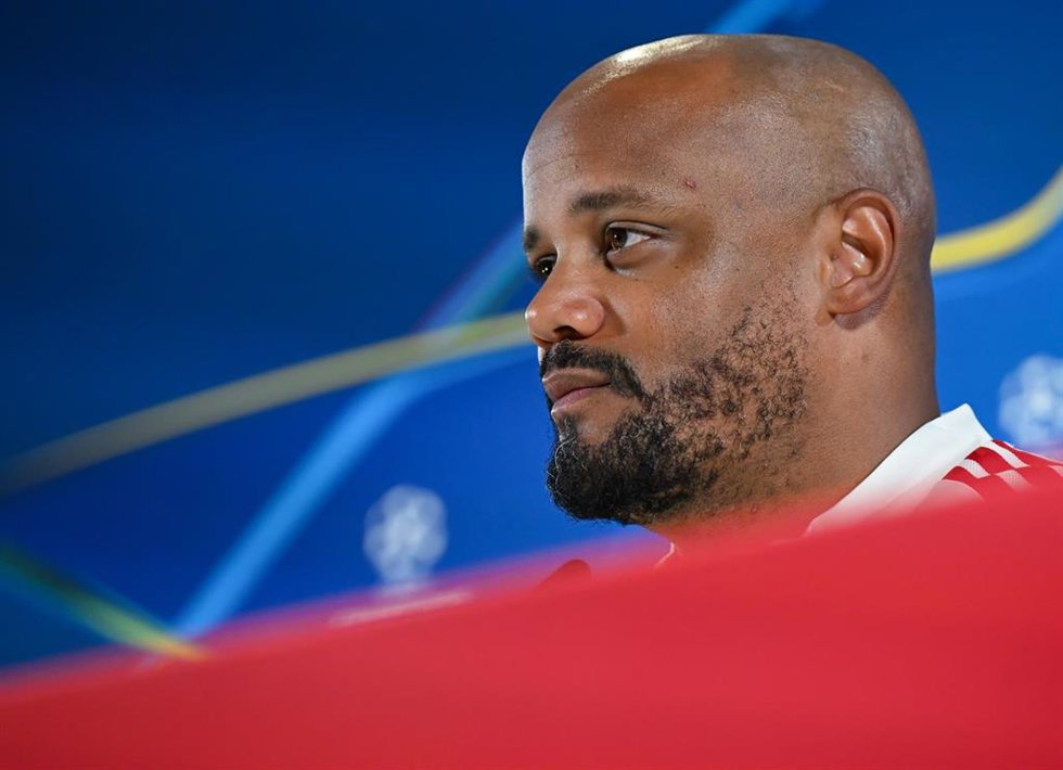 El entrenador del Bayern de Múnich, Vincent Kompany, en rueda de prensa.