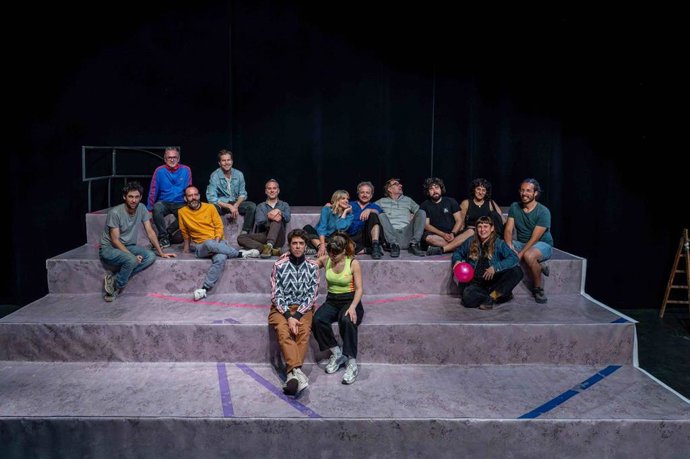 El proyecto teatral de la Diputació de València estrena 'El pati', una nueva producción propia de la mano de Pérez&Disla.