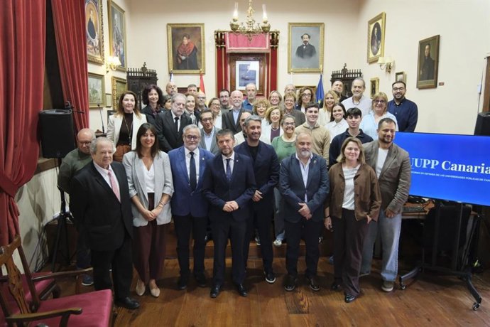Firmantes del manifiesto en defensa de las universidades públicas