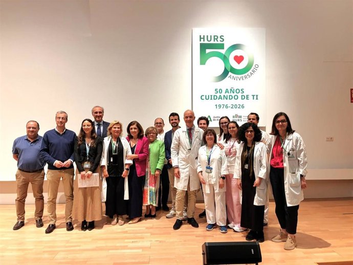 Autoridades y participantes en la jornada conmemorativa del Día de la Higiene de Manos.