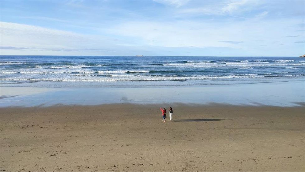 Archivo - Playa de Salinas, en Castrillón.