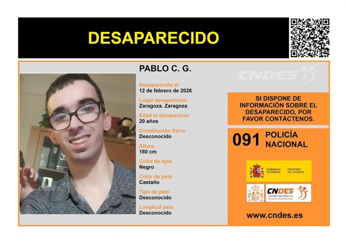 Archivo - Cartel con la imagen del joven, de 20 años, Pablo Cebolla Guerrero, desaparecido en Zaragoza la madrugada del 13 de febrero de 2026