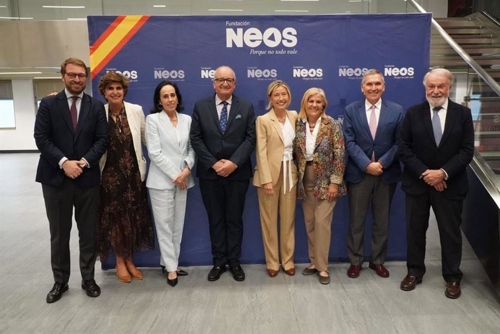 NEOS y la Asamblea de Asociaciones por la Vida, la Libertad y la Dignidad celebran el acto 'Ayuda a vivir, no a morir. El caso Noelia y la cultura de la muerte'.
