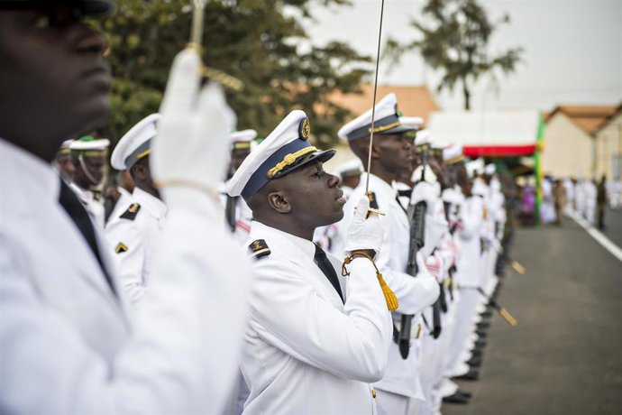 Archivo - Marineros senegaleses con uniforme de gala durante la celebración de la Armada de Senegal, el 22 de enero de 2015 en Dakar, Senegal.