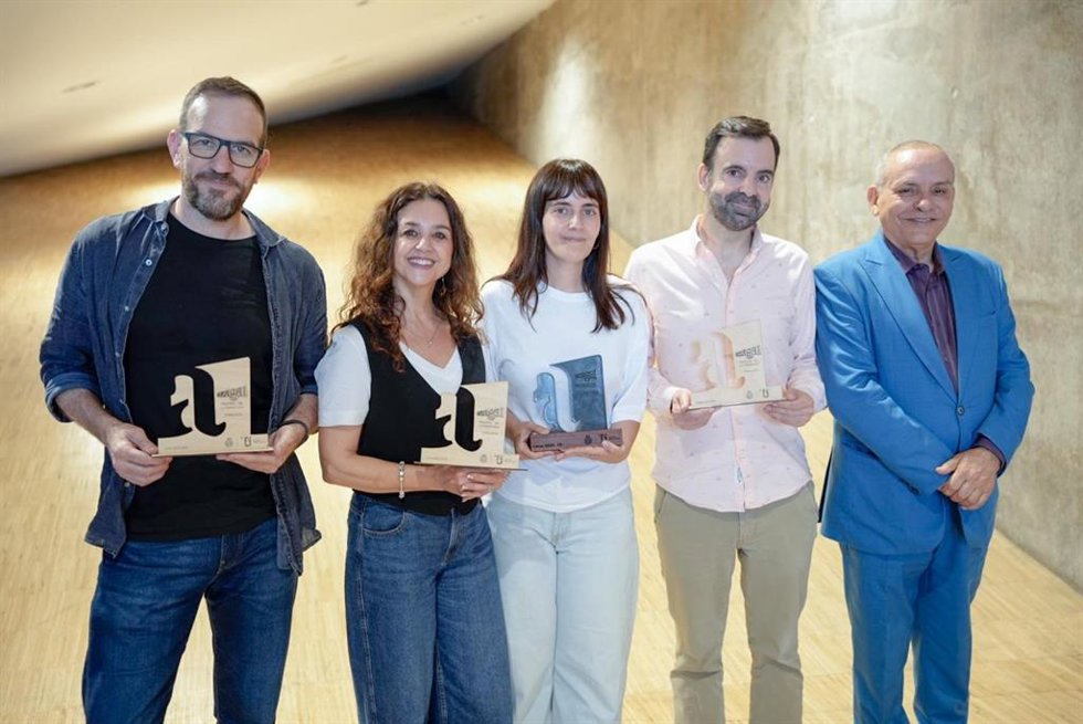 Finalistas y premiada con el Premio Azagal
