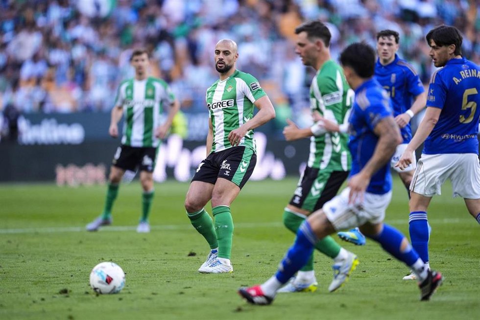 Sofyan Amrabat en el Real Betis-Real Oviedo