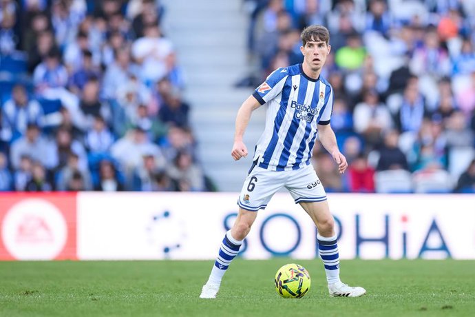 Archivo - Aritz Elustondo of Real Sociedad in action during the LaLiga EA Sports match between Real Sociedad and Real Oviedo at Anoeta on February 21, 2026, in San Sebastian, Spain.