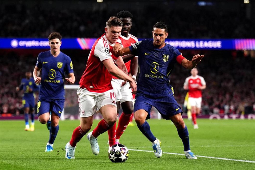 Viktor Gyokeres y Koke en el Arsenal-Atlético de Madrid
