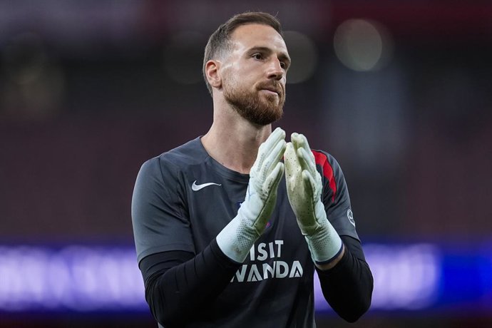 Jan Oblak of Atletico de Madrid looks on during the UEFA Champions League 2025/26 Semi Final Second Leg match between Arsenal FC and Atletico de Madrid at Emirates Stadium on May 05, 2026, in London, England.