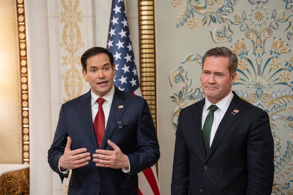 Archivo - El secretario de Estado de Estados Unidos, Marco Rubio (izquierda), y el actualmente embajador de EEUU ante Naciones Unidas, Michael Waltz (derecha)