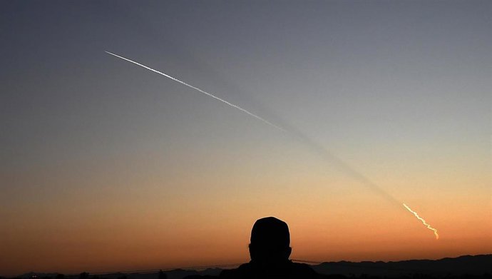 SpaceX launches a Falcon 9 rocket  with 24 satellites launches from Vandenberg Space Force Base Wednesday, Van Nuys CA/USA April 29, 2026.