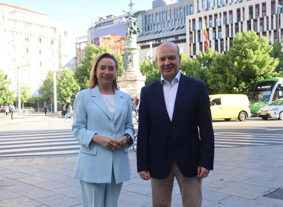 La diputada de Vox, Carmen Rouco, nueva vicepresidenta primera de las Cortes de Aragón y Santiago Morón, designado portavoz de este grupo parlamentario