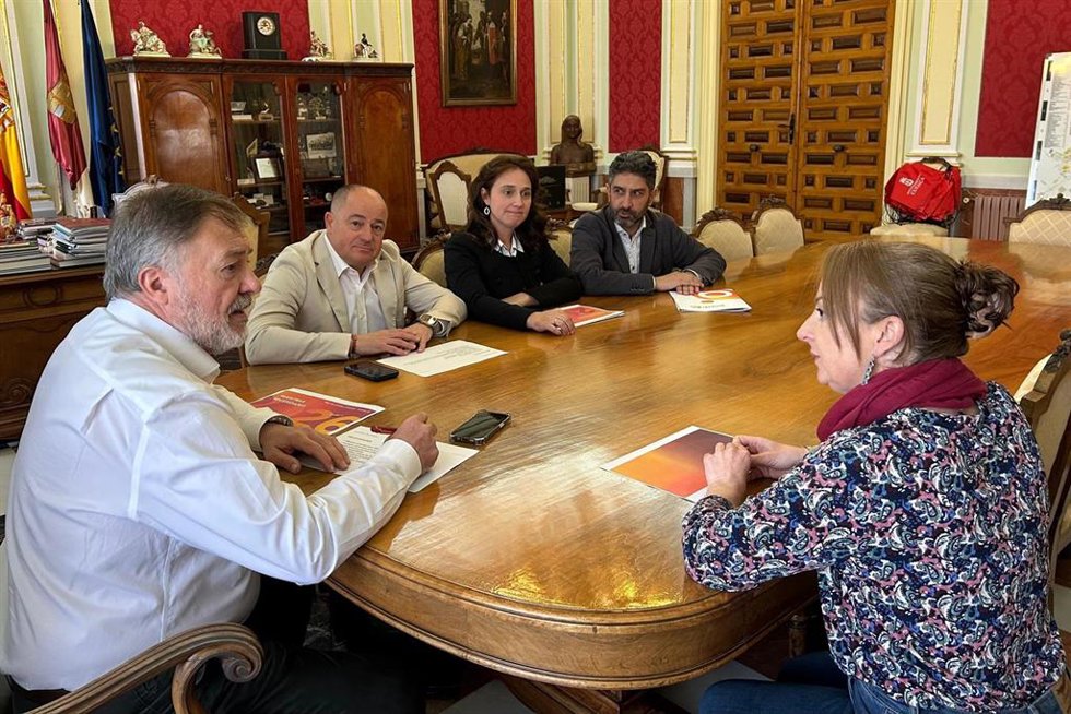 Reunión de los representantes de Amiab con el Ayuntamiento de Cuenca.