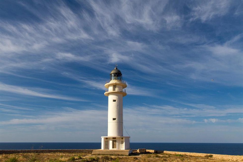 Archivo - Vista general del Faro Es Cap de Barbaria.