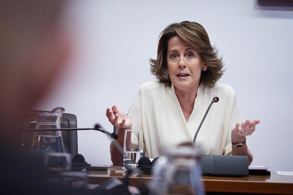 La expresidenta del Gobierno de Navarra Yolanda Barcina, comparece ante la Comisión de Investigación sobre adjudicaciones públicas, en el Parlamento de Navarra, a 6 de mayo de 2026, en Pamplona, Navarra (España).