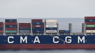 Archivo - El portacontenedores 'Better Ways', de la compañía francesa CMA CGM llega al puerto de Marsella, en Francia, en abril de 2025 (archivo) 