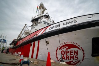 El barco de Open Arms de la segunda expedición de la Global Sumud Flotilla, parte del Moll de la Fusta, a 12 de abril de 2026, en Barcelona, Catalunya (España). La delegación catalana de la Global Sumud Flotilla (GSF) integrada por 40 personas ha zarpado 