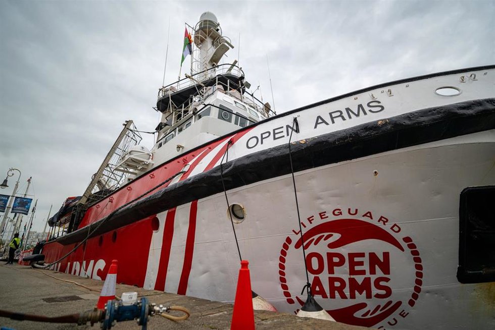 El barco de Open Arms de la segunda expedición de la Global Sumud Flotilla, parte del Moll de la Fusta, a 12 de abril de 2026, en Barcelona, Catalunya (España). La delegación catalana de la Global Sumud Flotilla (GSF) integrada por 40 personas ha zarpado 