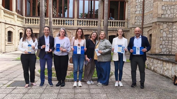 Participantes en el pleno del Observatorio de Personas Mayores del IMAS.