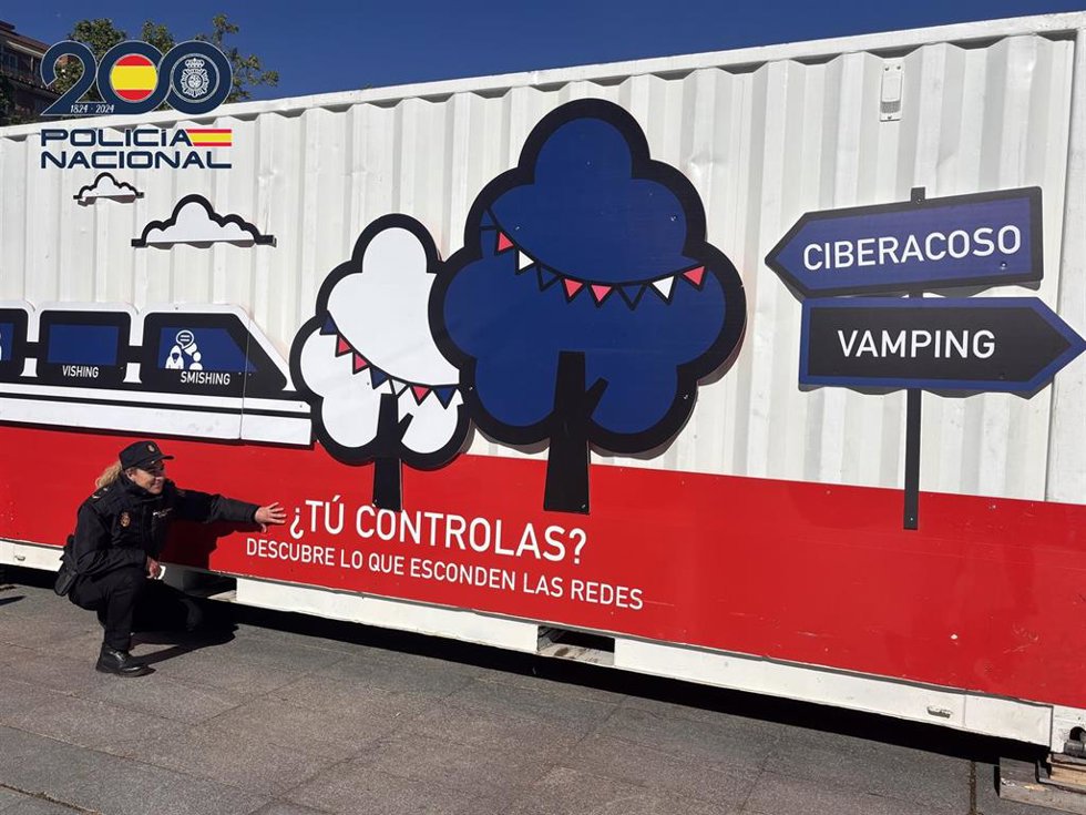 La Policía Nacional y la Fundación Mapfre organizan CIBERLAND, los riesgos del mundo digital, en Logroño