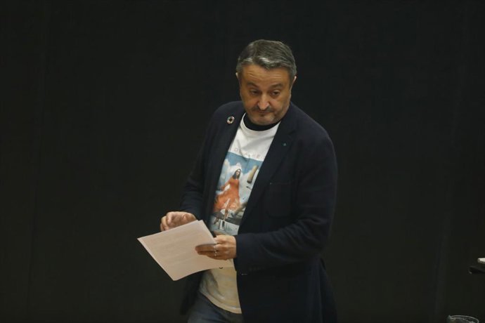 Archivo - El concejal socialista en el Ayuntamiento de Madrid, Pedro Barrero, en una sesión plenaria del Ayuntamiento de Madrid en el Palacio de Cibeles, a 26 de octubre de 2021, en Madrid, (España). Este Pleno del Ayuntamiento de Madrid está marcado con 