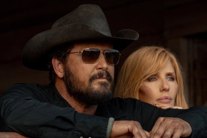 Archivo - L-R: Cole Hauser as Rip Wheeler and Kelly Reilly as Beth Dutton in Dutton Ranch, episode 1, season 1, streaming on Paramount+, 2026. Photo Credit: Emerson Miller/Paramount+.