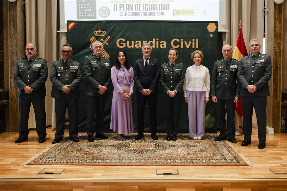 Foto de familia durante la presentación del II Plan de Igualdad de la Guardia Civil, en la Dirección General de la Guardia Civil