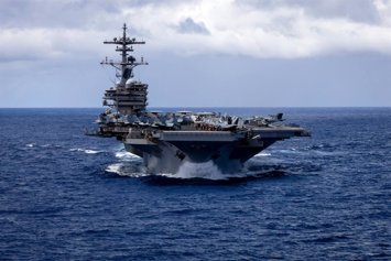 Archivo - El portaaviones de la clase Nimitz USS George H.W. Bush navega por el océano Índico, en la zona de responsabilidad del Mando Central (CENTCOM) del Ejército de Estados Unidos, en el marco del cierre perimetral norteamericano del estrecho de Ormuz
