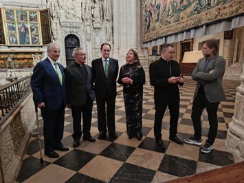 Representantes De Iberdrola, Ayuntamiento De Palencia Y Obispado Antes De La Firma Del Convenio .