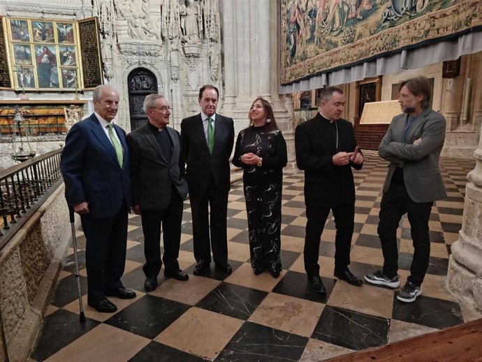 Representantes De Iberdrola, Ayuntamiento De Palencia Y Obispado Antes De La Firma Del Convenio .