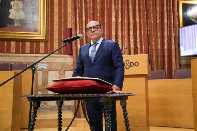 Toma de posesión de Antonio Martín Matas como Titular del Órgano de Contabilidad Municipal de Sevilla.