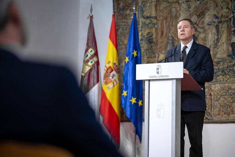 El presidente de Castilla-La Mancha, Emiliano García-Page, durante la presentación en el Palacio de Fuensalida del Plan de Acción por la Vivienda 2026-2030.