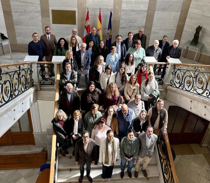 Representantes de la Diputación de las 36 entidades del Tercer Sector, en la Diputación de Palencia junto a la presidenta, Ángeles Armisén.