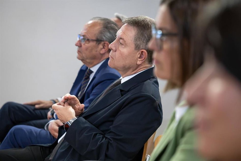 El presidente de Castilla-La Mancha, Emiliano García-Page, durante la presentación en el Palacio de Fuensalida del Plan de Acción por la Vivienda 2026-2030.