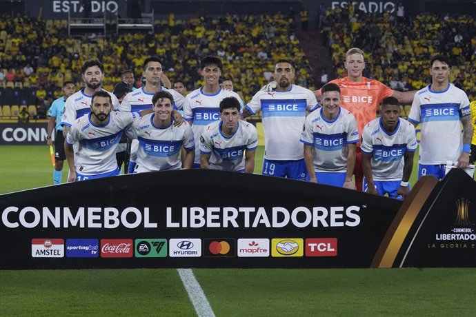 Futbol, Barcelona SC vs Universidad Catolica. Copa Libertadores 2026. El equipo de Universidad Catolica durante el partido del grupo D de la Copa Libertadores contra Barcelona SC disputado en el Estadio Monumental Banco Pichincha de Guayaquil,