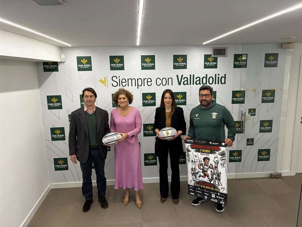 Santiago Toca (i), Mayte Martínez, Cristina Vaquero y Juan Carlos Delgado, momentos antes de la presentación.