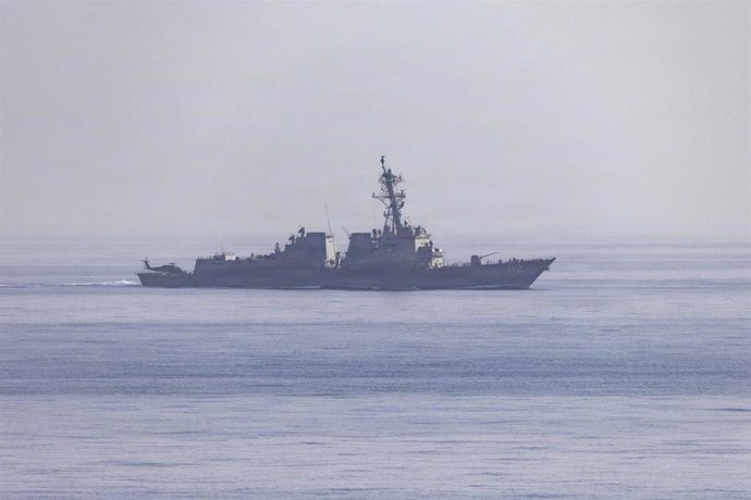 Un destructor de la Armada de Estados Unidos desplegado en la misión de bloqueo del estrecho de Ormuz emprendida por Washington.
