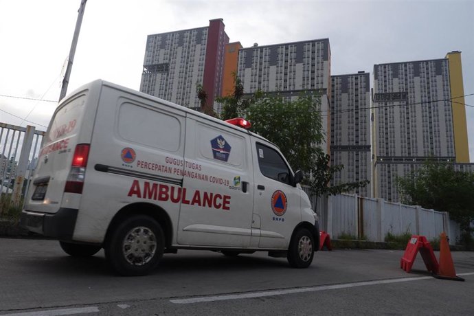 Archivo - Una ambulancia en Indonesia (archivo)