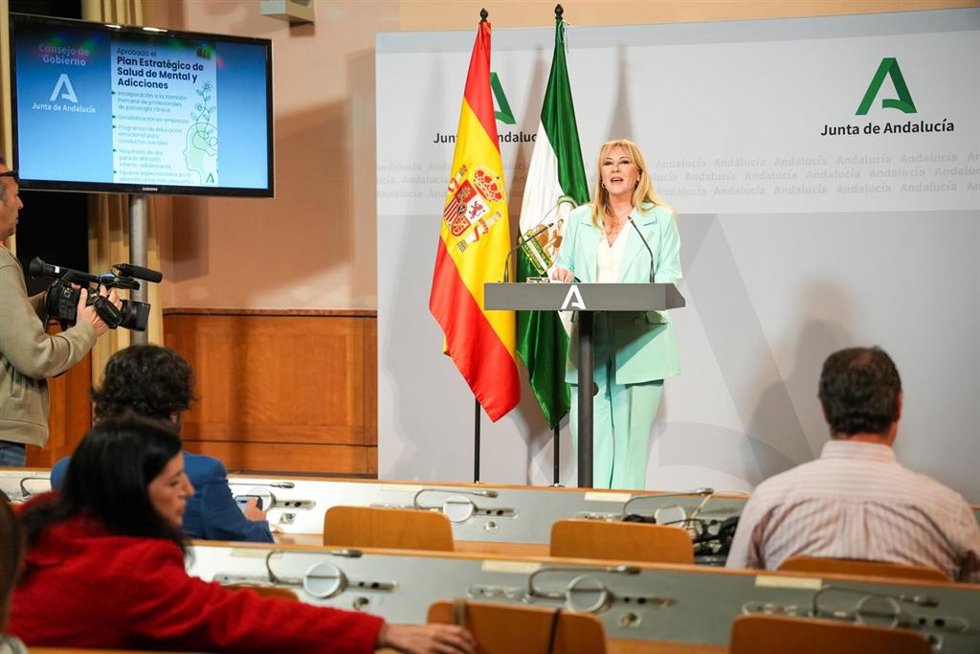 La consejera de Economía, Hacienda, Fondos Europeos y Diálogo Social y portavoz de la Junta, Carolina España, en la rueda de prensa posterior a la reunión del Consejo de Gobierno. 